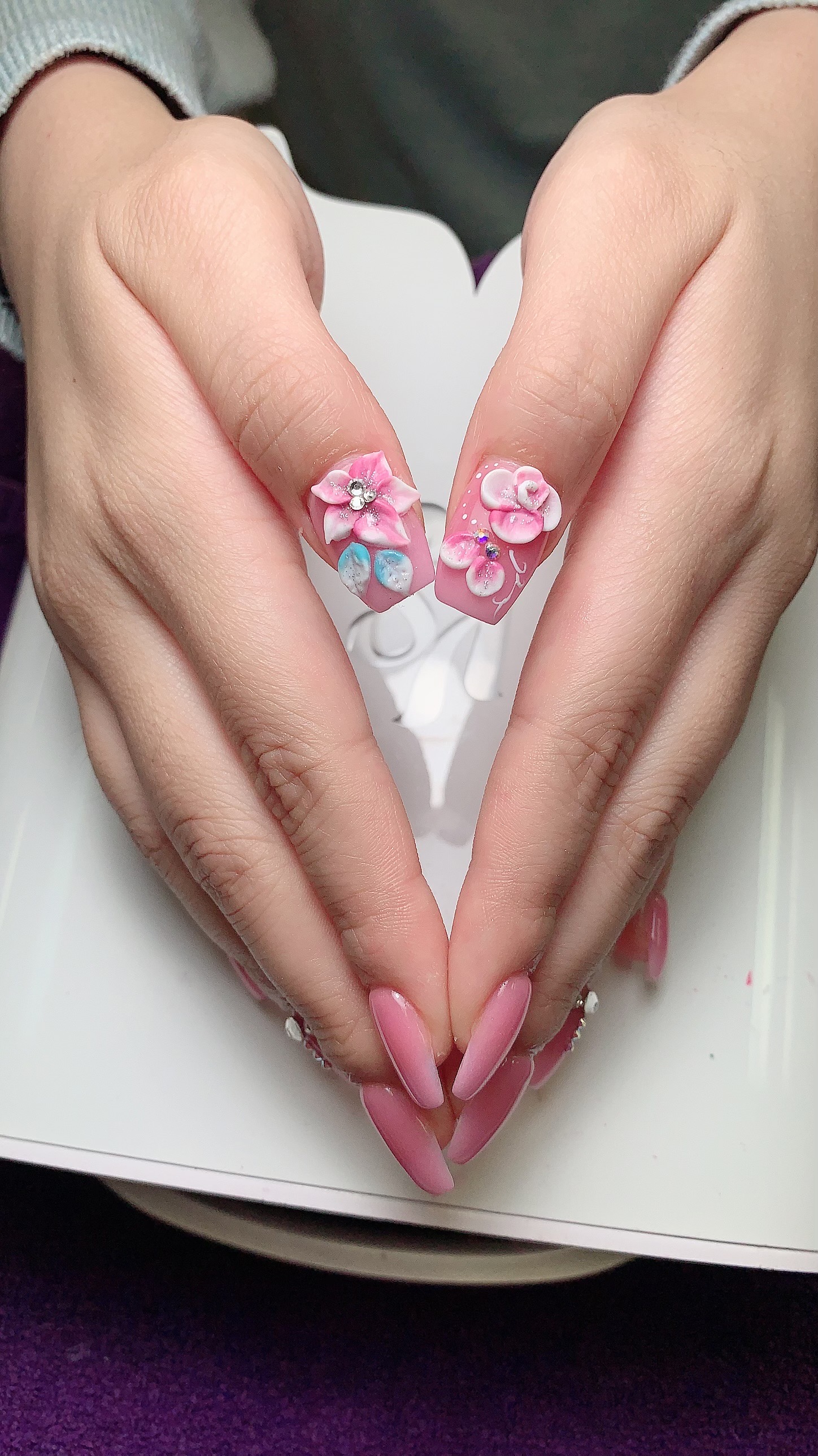 Julie Nails & Lashes nail photo 3