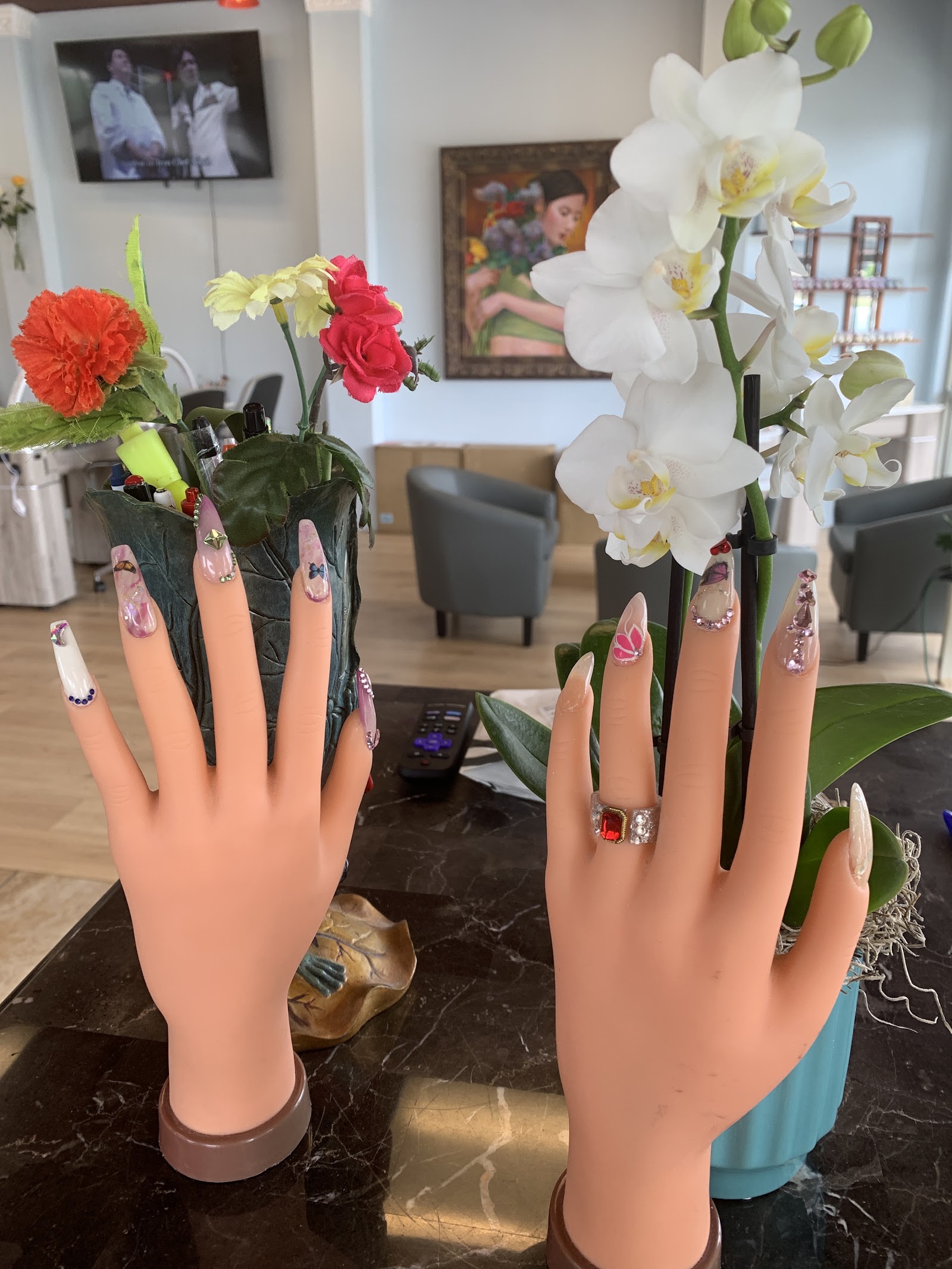 Julie Nails & Lashes nail photo 6